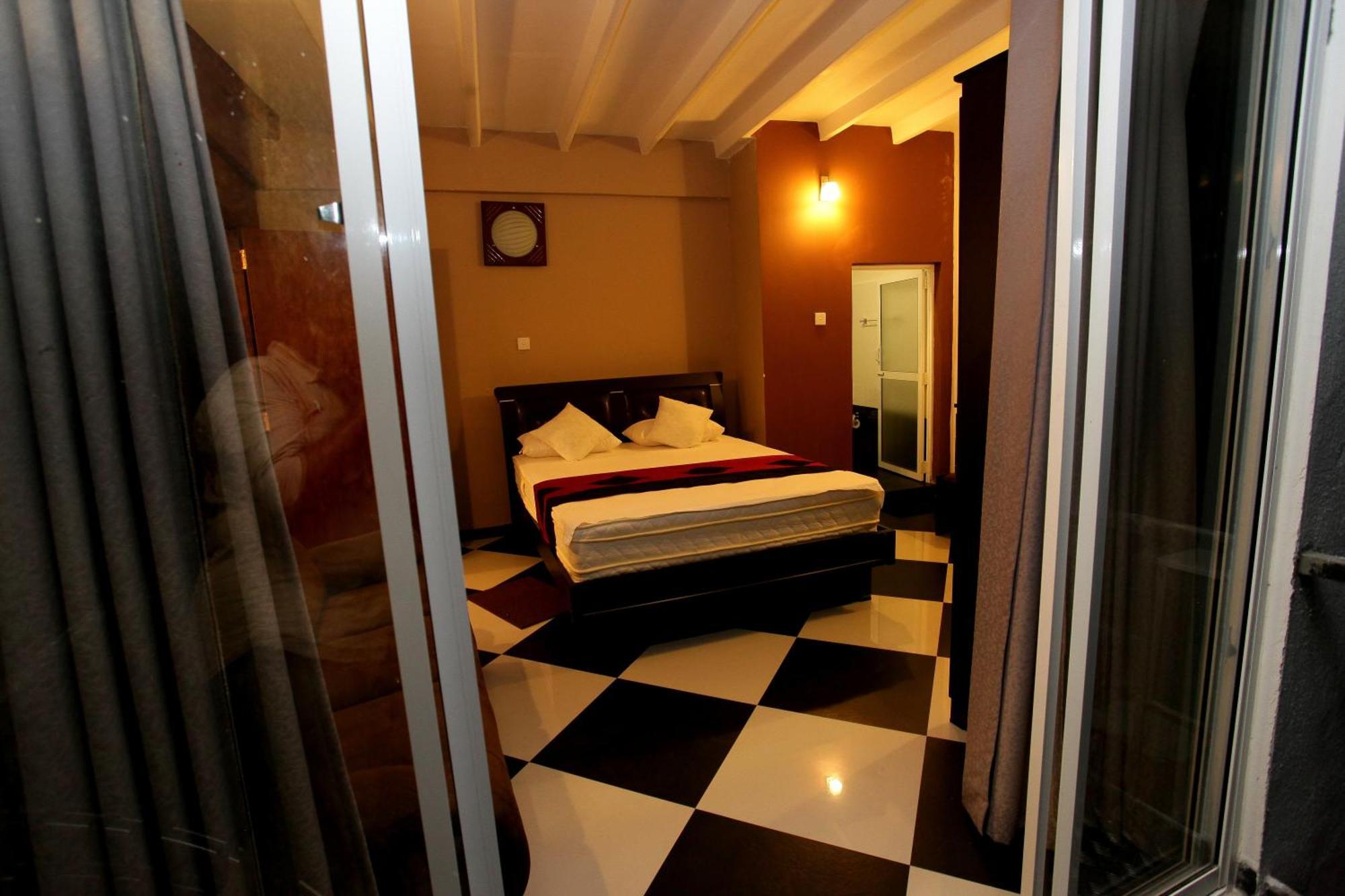 Oak Residencies Villa คิริบัทโกดา ห้อง รูปภาพ